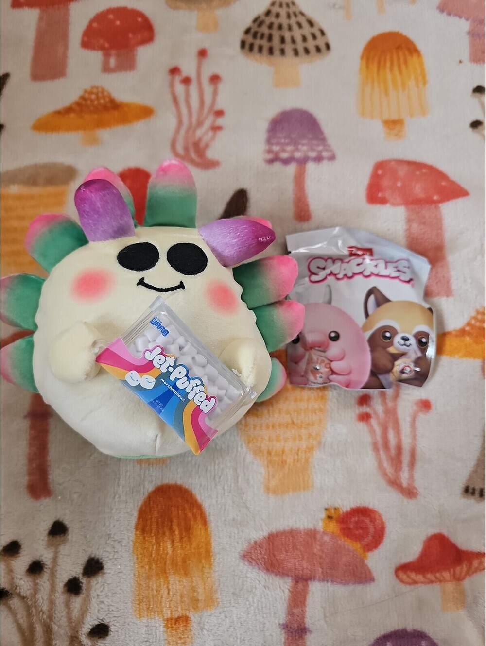 Series 3 Zuru Snackle plush Eva with  jet puff marshmallow NWOT